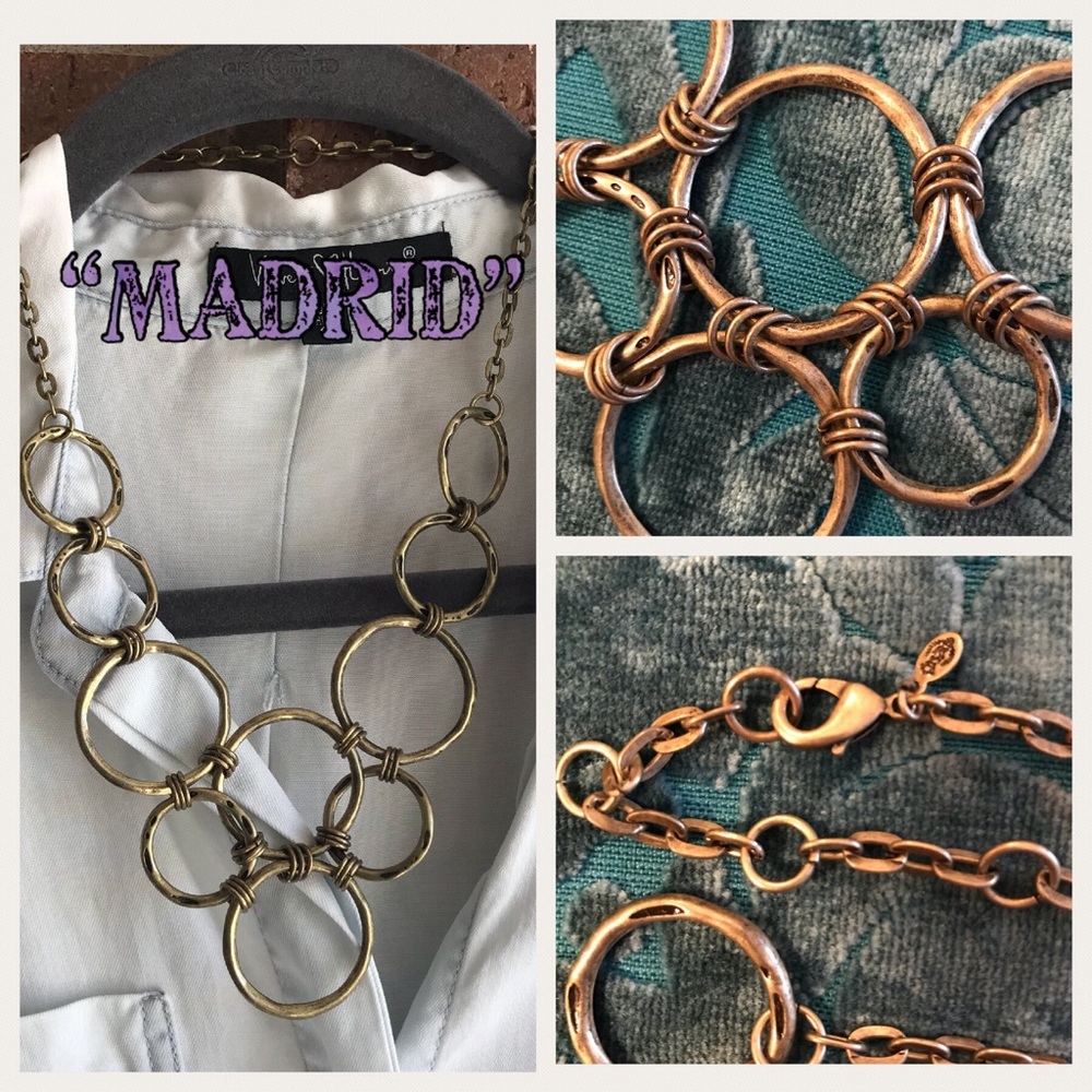 Premier “Madrid” necklace. Antique gold.